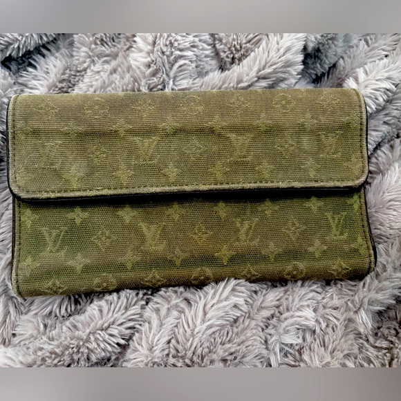 Louis Vuitton Handbags - Louis Vuitton Mini Lin Wallet - Women | Color: Green